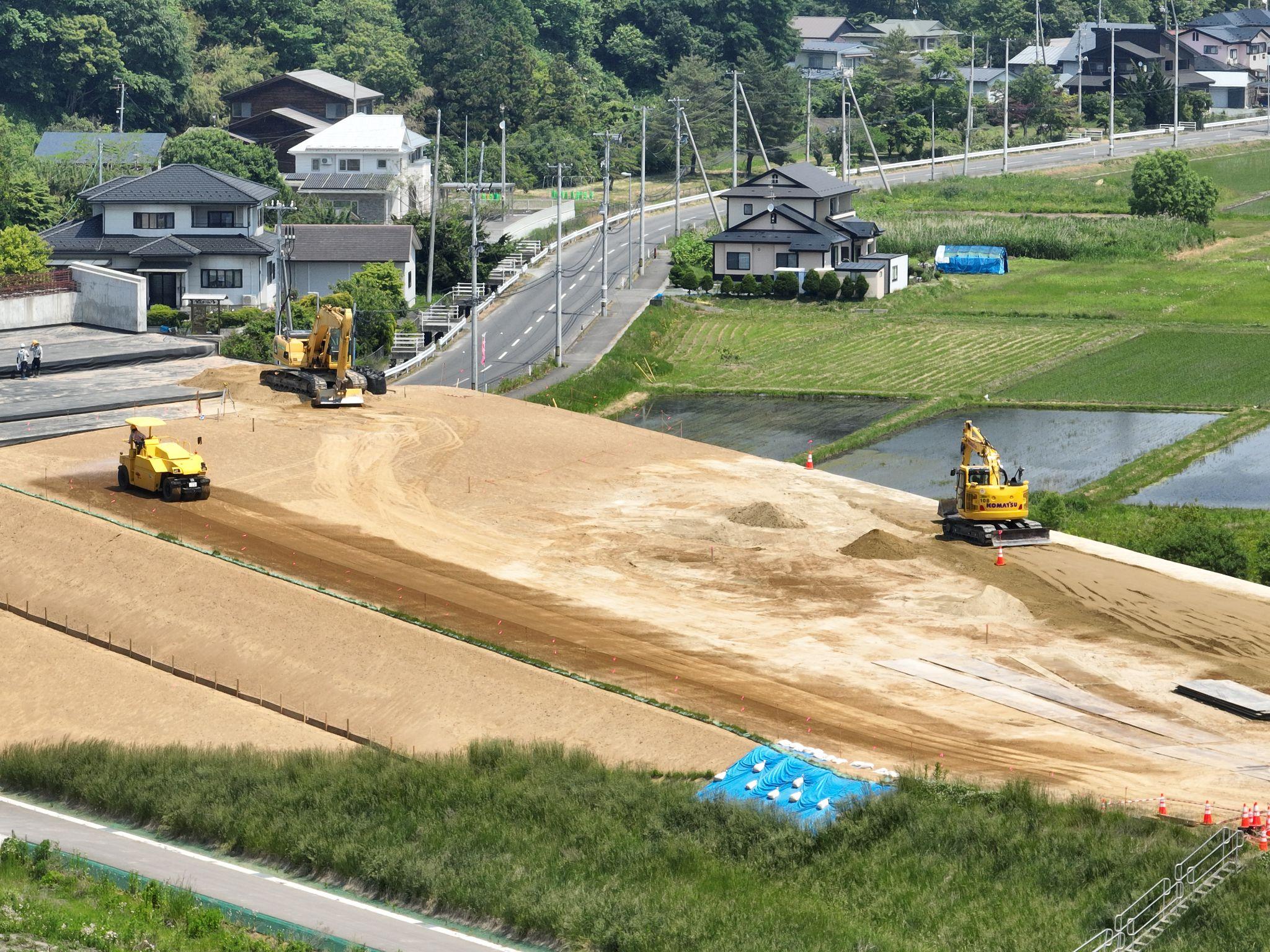 重機が点在する広範囲現場へ巡回給油を行ったパトロール給油実績